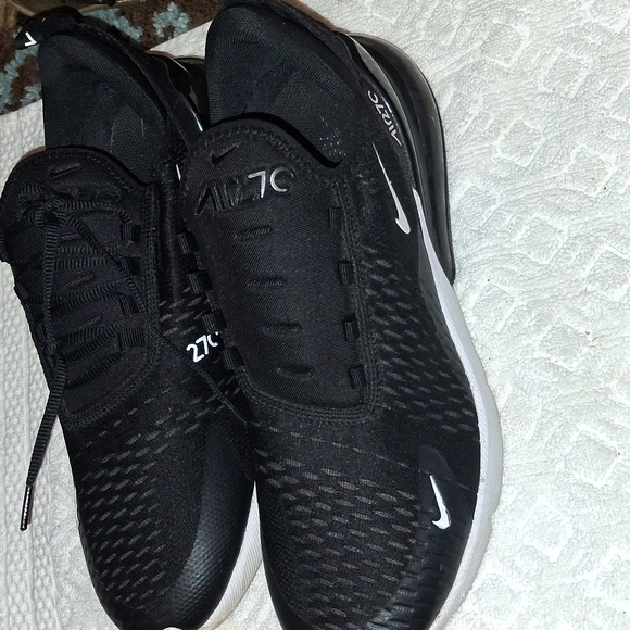 Black and white - Nike Air Max 270 - Women’s 10